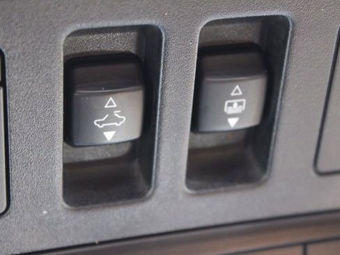 Used 2021 Nissan Rogue Platinum image 30