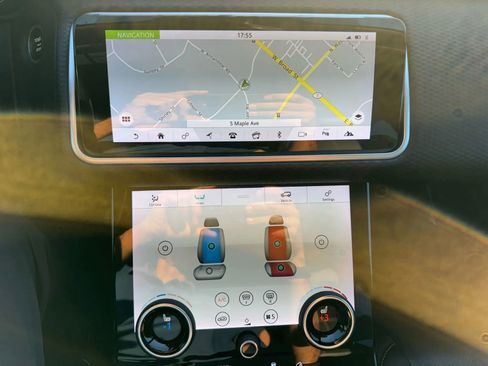 Used 2018 Land Rover Range Rover Velar R-Dynamic SE image 25