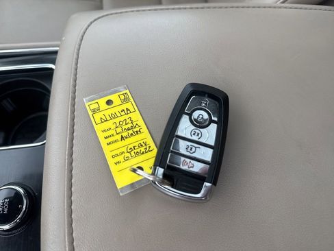 Used 2023 Lincoln Aviator Reserve w/ Equipment Group 201A image 25