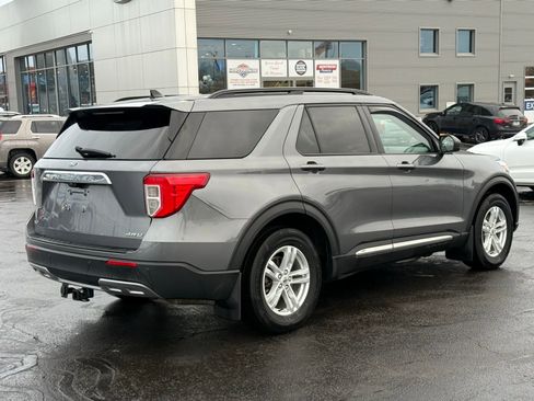 Used 2022 Ford Explorer XLT w/ Equipment Group 202A image 3