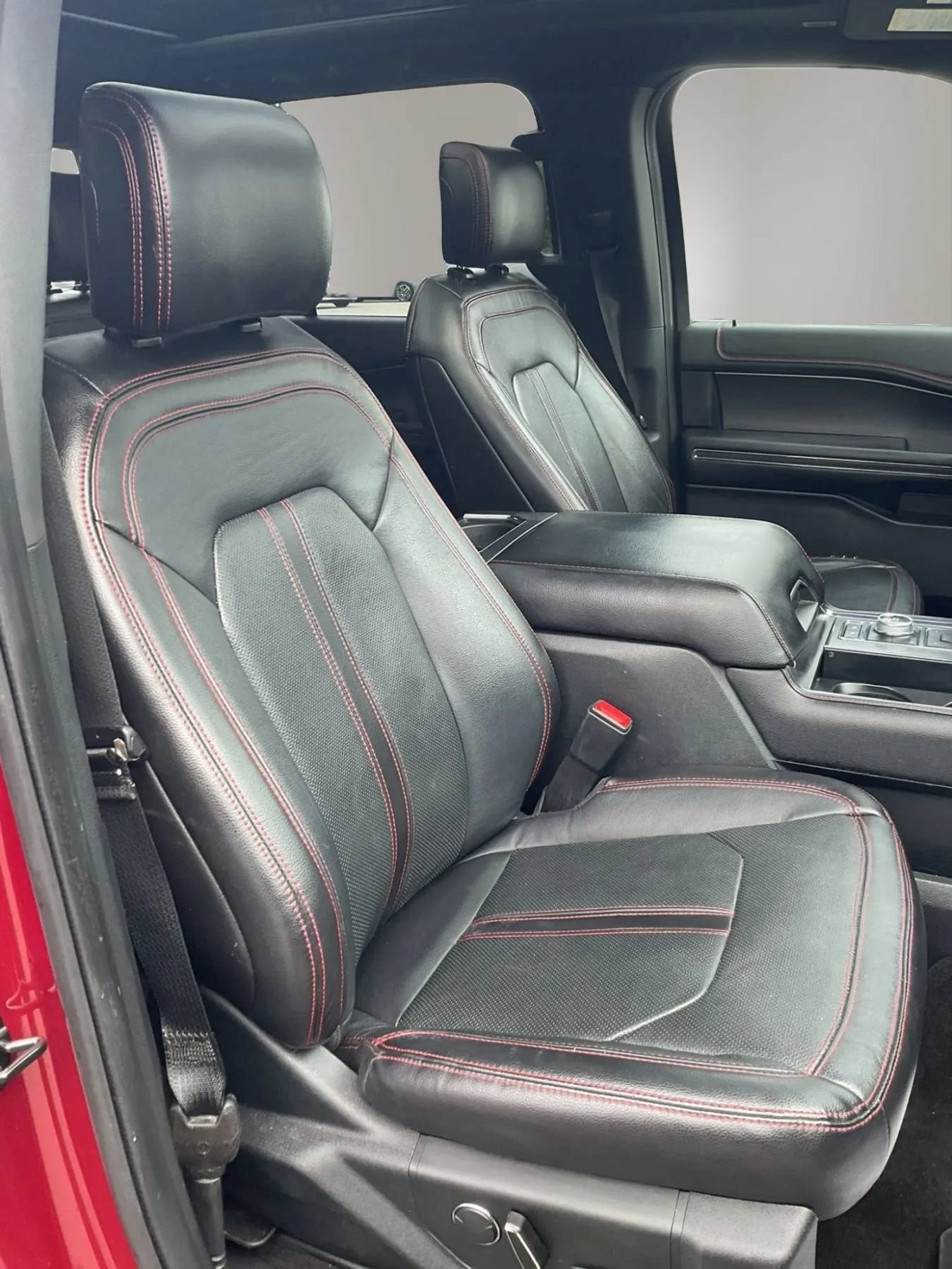 Used 2019 Ford Expedition Limited w/ Equipment Group 303A AWD/4WD image 30