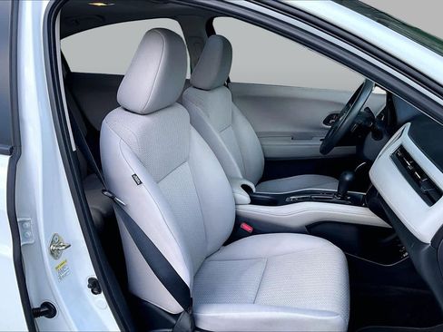 Used 2016 Honda HR-V EX image 8