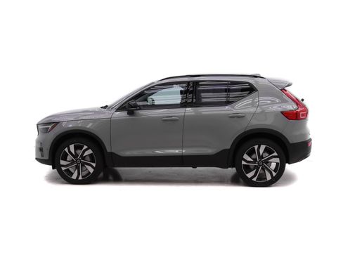 New 2026 Volvo XC40 B5 Plus w/ Protection Package Premier image 3