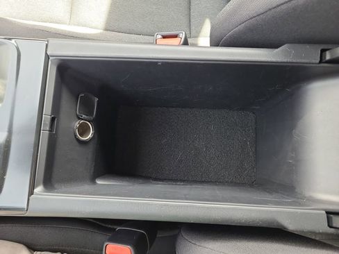 Used 2025 Toyota Camry LE FWD image 27