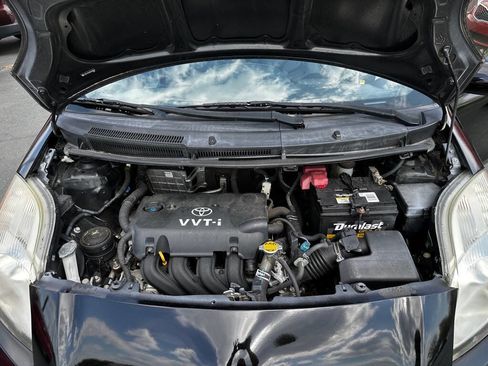 Used 2011 Toyota Yaris 4-Door Hatchback w/ Convenience Pkg image 19