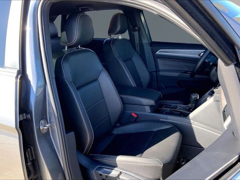 Used 2023 Volkswagen Atlas Cross Sport SE image 7