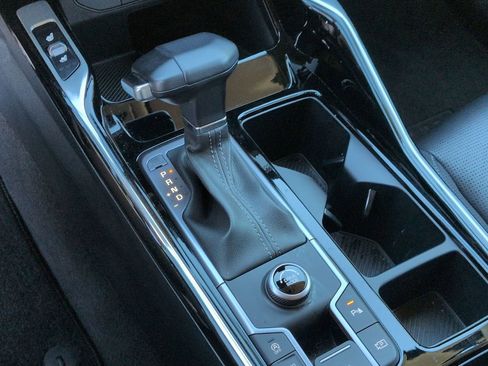 Used 2025 Kia Sorento SX image 14