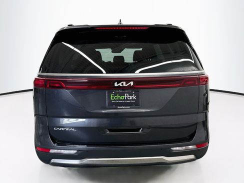 Used 2024 Kia Carnival SX FWD image 7