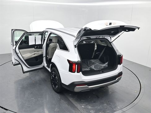 Certified 2025 Kia Sorento S image 54