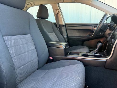 Used 2016 Toyota Camry LE FWD image 16