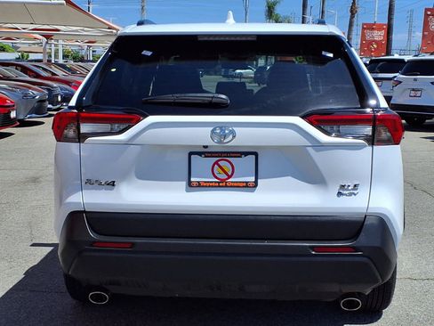 Certified 2025 Toyota RAV4 XLE AWD/4WD image 5