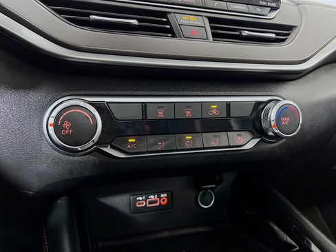 Used 2025 Nissan Altima 2.5 SR image 16