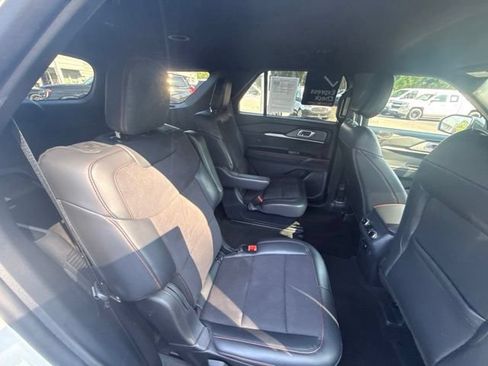 Certified 2025 Ford Explorer ST AWD/4WD image 12
