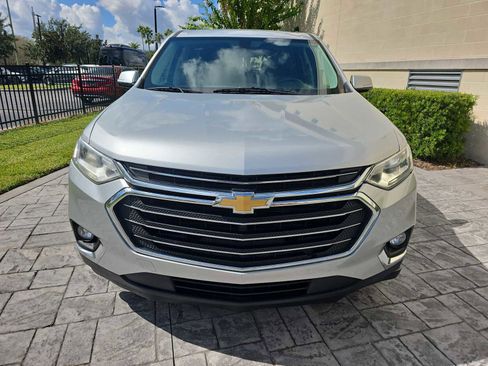 Used 2018 Chevrolet Traverse LT image 2