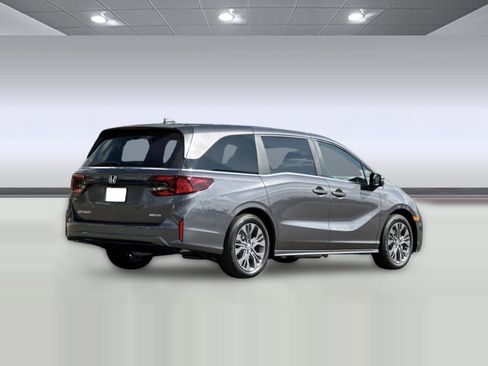 New 2026 Honda Odyssey Touring image 8