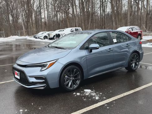 Used 2026 Toyota Corolla SE FWD image 4