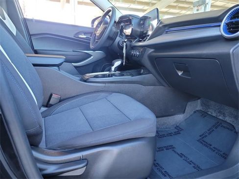 Used 2025 Chevrolet Trax LS image 22