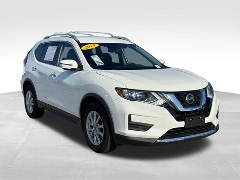 Used 2019 Nissan Rogue S w/ Special Edition Package FWD image 31