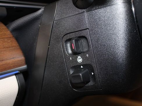 Certified 2025 Mercedes-Benz GLS 450 4MATIC image 30