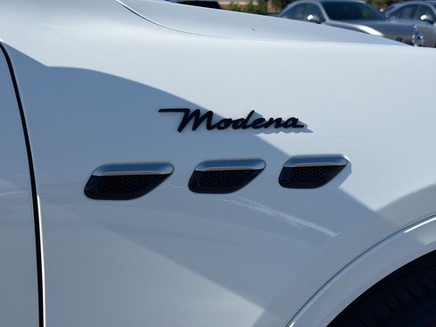 Used 2023 Maserati Grecale Modena AWD/4WD image 48