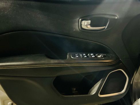 Used 2021 Jeep Compass Limited image 18