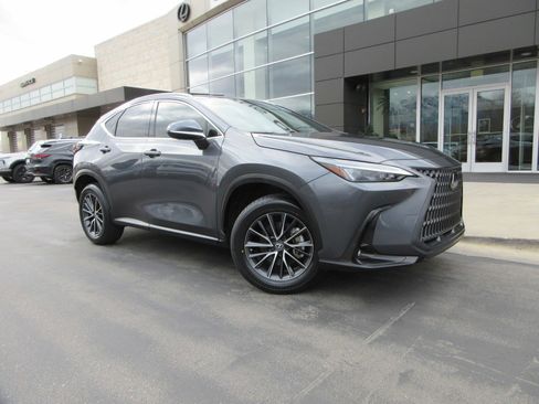 Used 2023 Lexus NX 250 FWD w/ Premium Package image 13