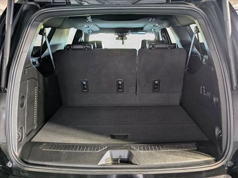 Used 2024 Chevrolet Suburban Z71 w/ Luxury Package image 7