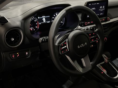 Used 2023 Kia Forte LXS w/ LXS Technology Package FWD image 21