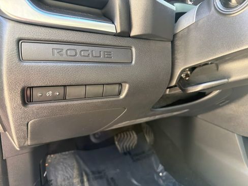 Certified 2021 Nissan Rogue S image 16