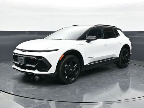 Used 2024 Chevrolet Equinox EV RS image 3