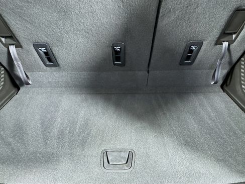 Used 2023 Chevrolet Tahoe Z71 AWD/4WD image 33