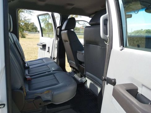 Used 2011 Ford F350 XL w/ Camper Pkg image 27