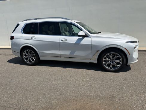 Used 2026 BMW X7 xDrive40i w/ Premium Package AWD/4WD image 21