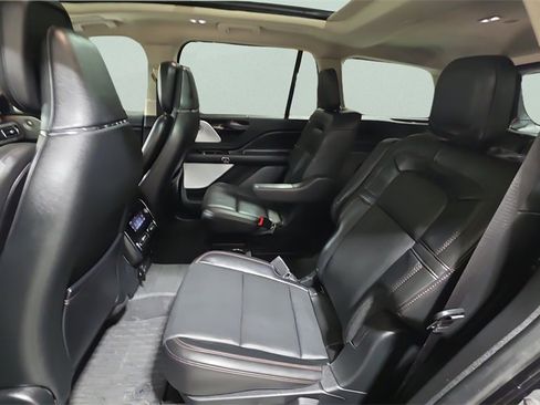 Used 2023 Lincoln Aviator Reserve w/ Equipment Group 201A image 24