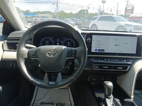Used 2025 Toyota Camry XLE FWD image 26