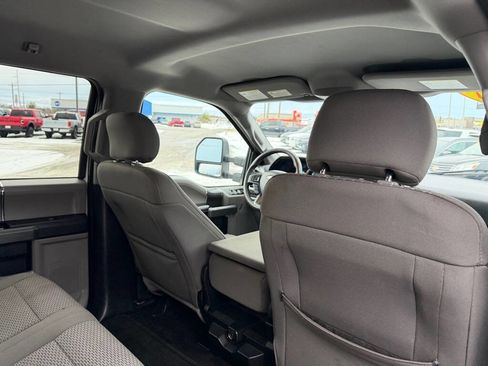 Used 2017 Ford F150 XLT w/ XTR Package image 53