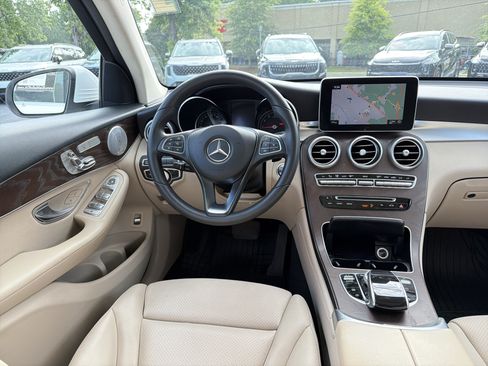Used 2019 Mercedes-Benz GLC 300 image 21