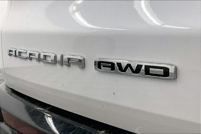 Used 2024 GMC Acadia Denali AWD/4WD image 9