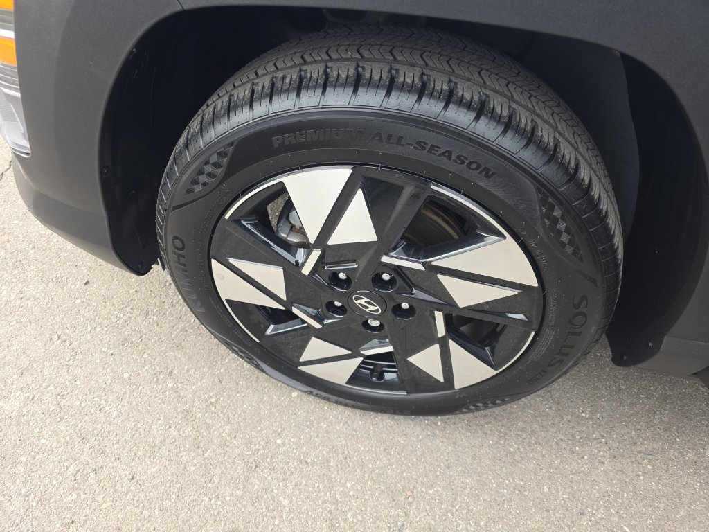 Used 2025 Hyundai Kona SEL FWD image 24