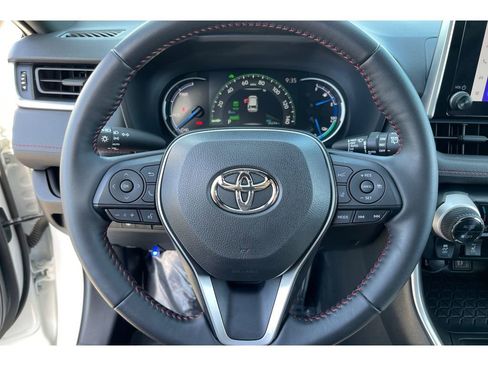 Used 2023 Toyota RAV4 SE w/ Weather & Moonroof Package image 35