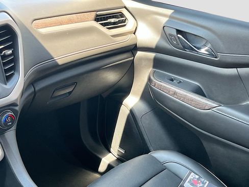 Used 2022 GMC Acadia Denali w/ Black Diamond Edition FWD image 25