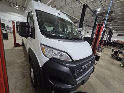 Used 2024 RAM ProMaster 2500 w/ Convenience Group image 2