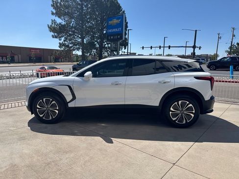 Used 2024 Chevrolet Blazer EV LT AWD/4WD image 2
