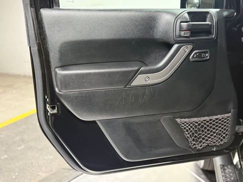 Used 2018 Jeep Wrangler Unlimited Sport S AWD/4WD image 23