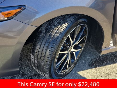 Used 2024 Toyota Camry SE image 38