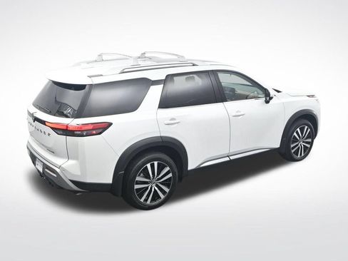 Used 2025 Nissan Pathfinder Platinum FWD image 36