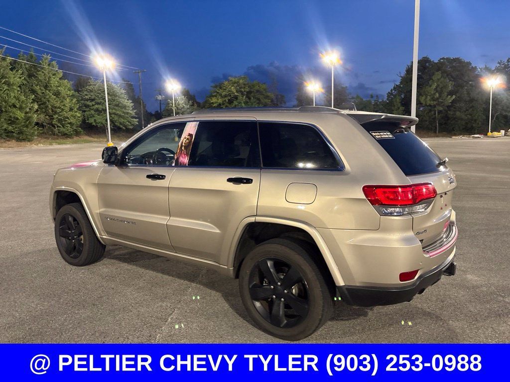 Used 2014 Jeep Grand Cherokee Overland AWD/4WD image 5