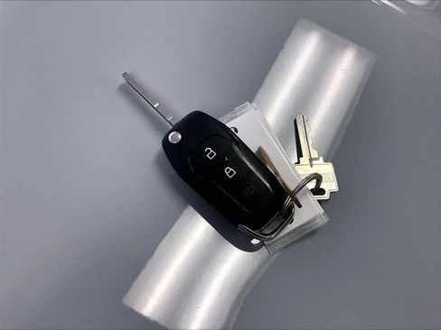 Used 2023 Ford F150 XLT w/ XTR Package image 9