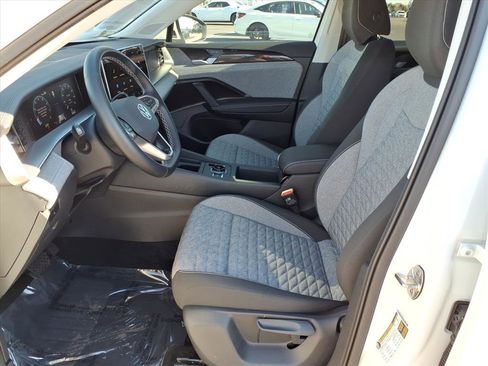 Certified 2025 Volkswagen Tiguan S image 18