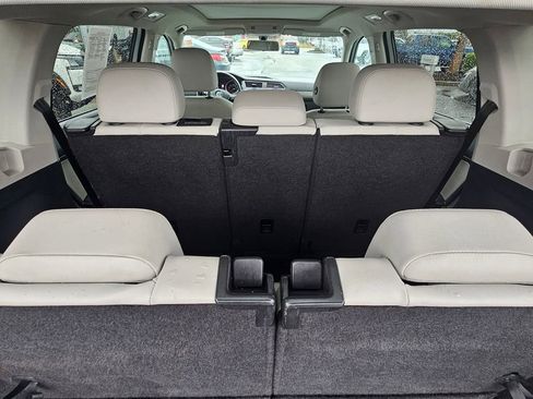 Used 2019 Volkswagen Tiguan SE w/ Panoramic Sunroof Package FWD image 11